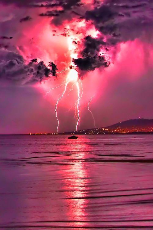 janetmillslove:  Amazing color moment love