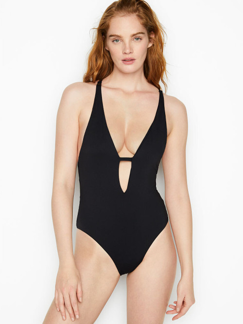 NEW: Alexina Graham for Victoria’s Secret Swim (May 2020)