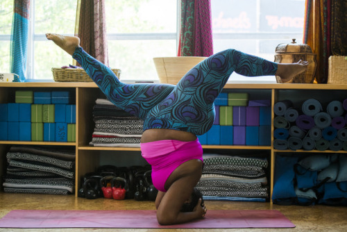 How an Instagram yoga star ignores trolls, shines light on body acceptanceThere’s a yoga instructor 