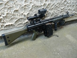 operator-as-fuck:  militaryarmament:  Dayum.