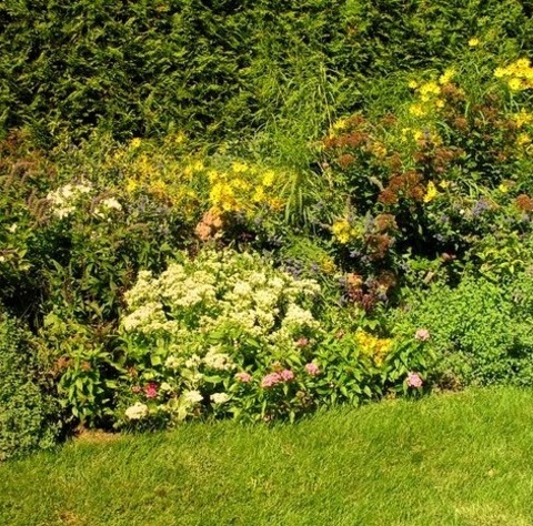 Natural Stone Pavers Front Yard In PhiladelphiaInspiration For A Large Traditional Stone Formal Garden