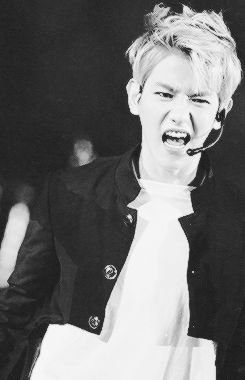 Xiaohun-Deactivated20140731:  Singing, Is Already In His Verb.      