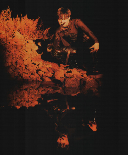 SPECIAL 8 PHOTO-FOLIO - J-HOPE V