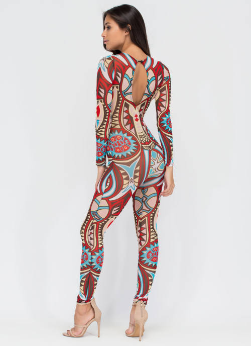  Throw on this one-piece gem and you’ll find yourself receiving compliments all day long! Stre