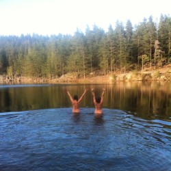 naturalswimmingspirit:  #Skinnydipping 🏊💦(almost)#summer