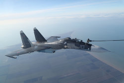 planesawesome:   Russian Navy Su-30SM refuelling from IL-78 tanker  