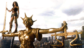 paintercrowes:Diana and Bruce parallels in DC films