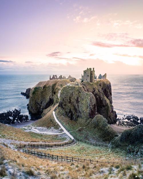 utwo:Dunnottar Castle Scotland© Per Kristian Veiberg