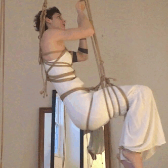 camdamage:  Speaking of rigging.. have some gifs of me hoisting myself up lookin
