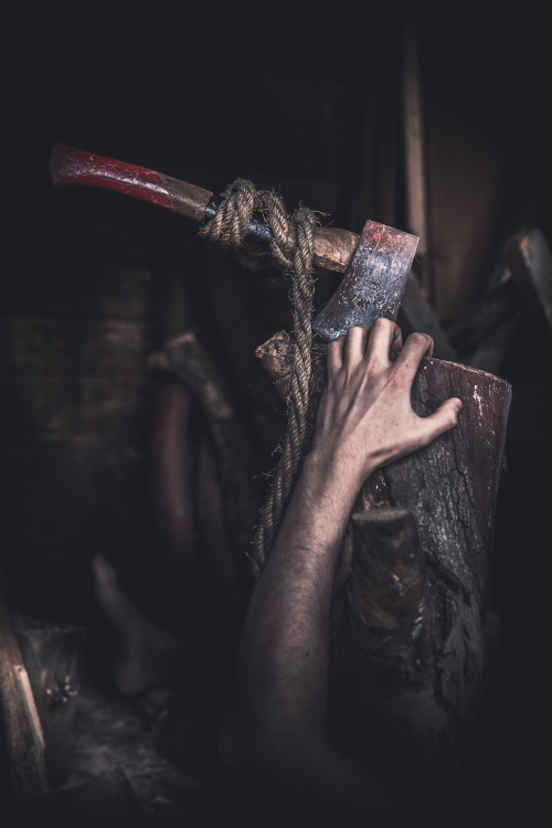 freddie-photography:  Hands of Horror Photoset Now I really am getting into a film mindset. I really enjoyed working on the axe photograph and decided I’d turn it into a small mini series. All shot on a Canon 5D mark II and edited solely in Lightroom