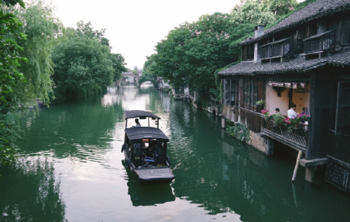 乌镇西栅 xizha, wuzhen, zhejiang province by 王小亚