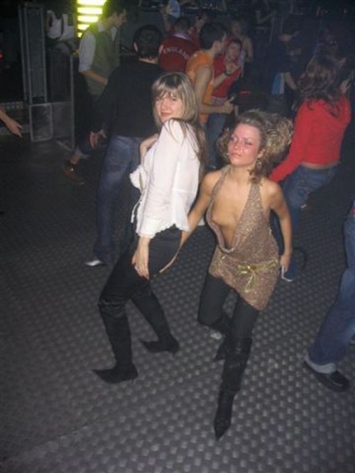 More nip slips and pussy slips at http://pussyslip.tumblr.com/