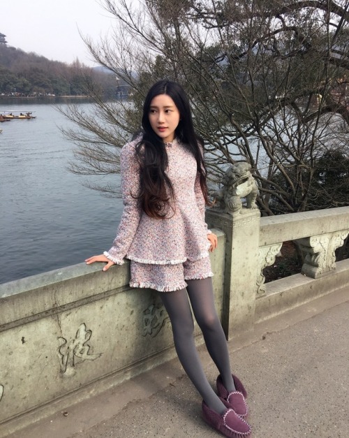 lyn900419: 打脚炮。