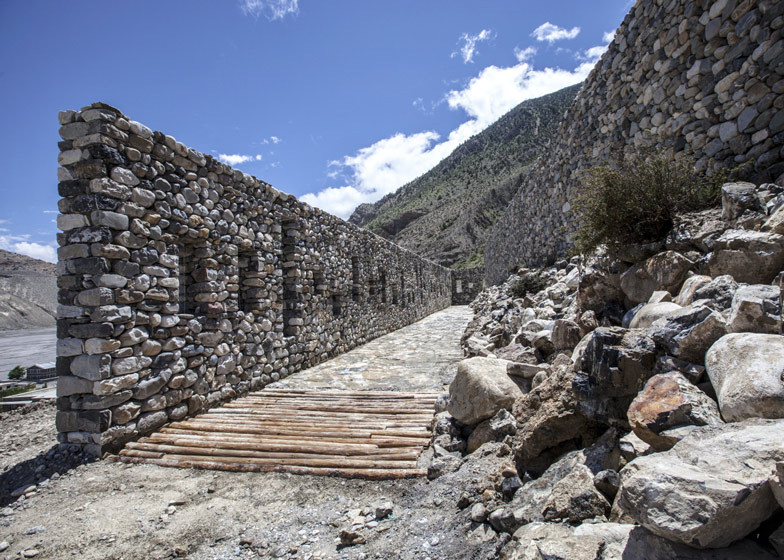 throughjo:  on surfaces covered with stone… a radio broadcasting station by Archium