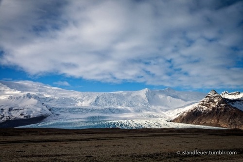 Glacier tongueIceland©islandfeuer 2010-2015. All Rights Reserved Please leave captions + credit