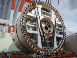 thewelovemachinesposts:  Metal Heads, meet Bertha, the World’s Largest Drill. (Seattle, WA, Cross Section of the Tunnel Boring Machine, by Larry El)  Source: https://imgur.com/FyfqS9H 