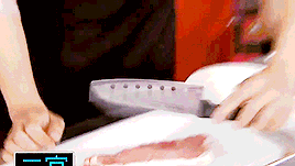 gentlyours:happy left handers day | 13.08