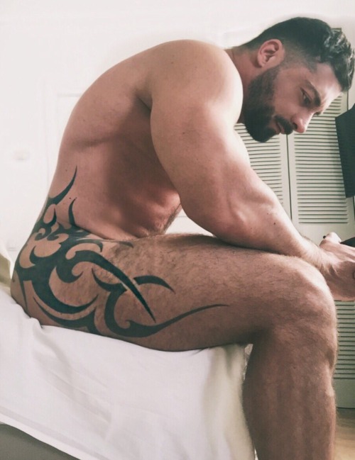 xxxnewstitch:  Muy yo,  salvo el tatuaje.