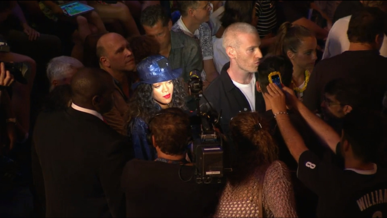 yhji:  THE FLASH. THE GLAMOUR ! 