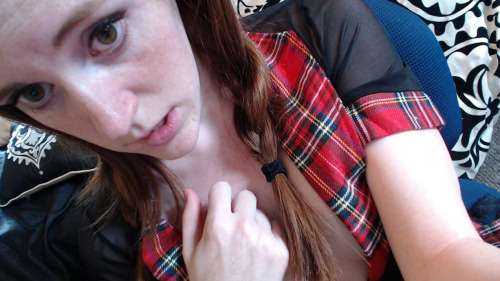 existentialdave:  sluttylaura:  REBLOG this if you think I’m cute, and you might find more of my cuteness in your inbox :)  And now for a little Redhead Love 