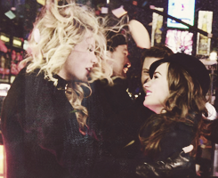  "@ddlovato: Breathe - Taylor Swift""@taylorswift13: @ddlovato I love you!" 