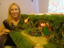 adblawson:  chianya:  This woman made a miniature Bag End and it is so friggin’ cool and detailed, I can’t even… To see more pictures and read about the incredible process, check over here!  She actually added a bit at the bottom describing the