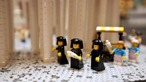 lilaccatholic: legollection: Catholic priest builds LEGO version of the Vatican, complete with nuns 