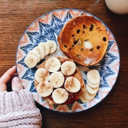 cooksforkisses:My bagely today w pb and butter and banana slices and so much coffee that I’m shaking a little bit lol oops