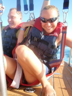 sandinmycrack:  Next time wearing panties when going for a parasail trip is a good idea ;)  Support me @ live camgirls