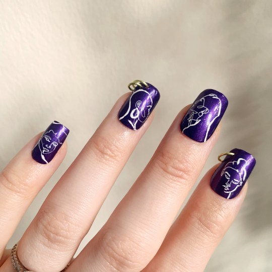 Purple With White Hearts Nails | Ongles lilas, Ongles en gel facile, Idées  vernis à ongles