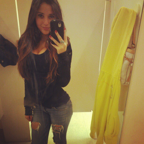 nakedchick:  More for all of my 1000 followers!!!