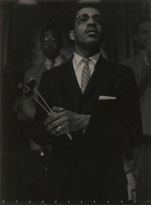 dablackpeterpan: bulkbinbox:milt jackson por roy decarava DOPE! Love Roy DeCarava’s work! He only us