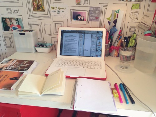 sashastudies:English Coursework feat. a ton of water /// my first studyblr post eeeeee!