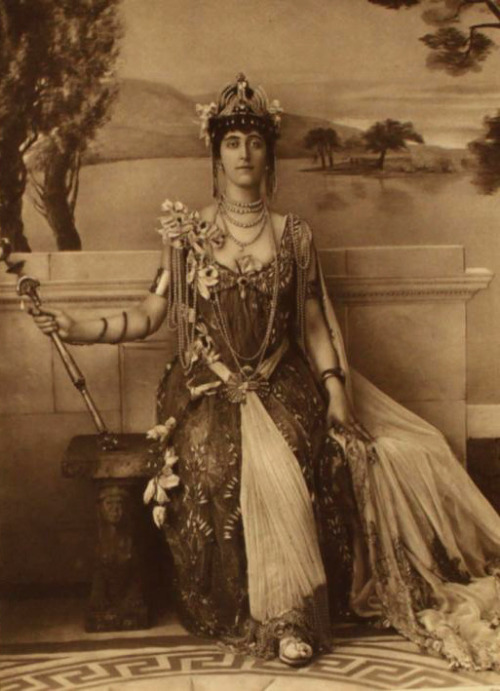 Portrait of The Countess de Grey as Cleopatra at the the Duchess of Devonshire’s Diamond Jubilee Cos