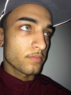 kygarbs:  👀👀👀  dermal papi