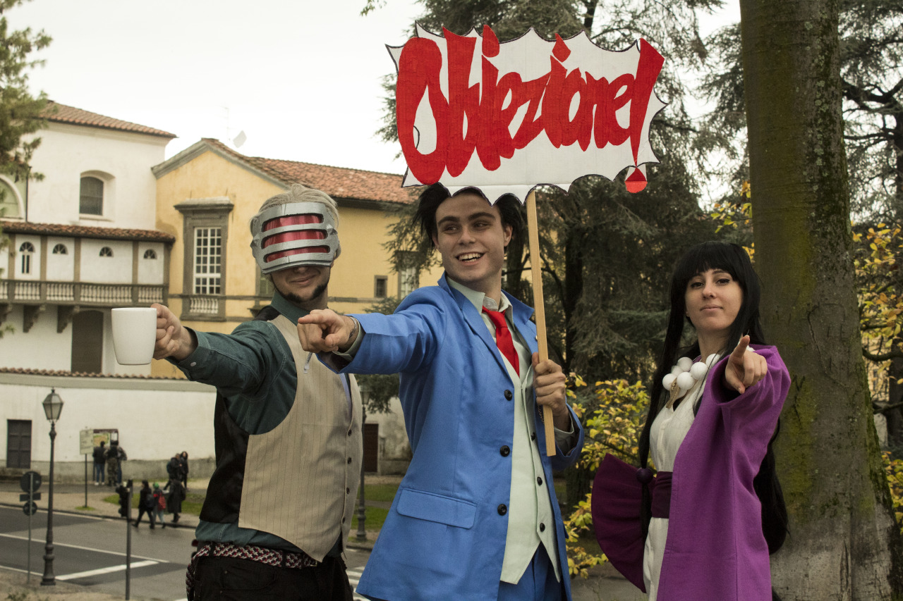 Another photo of our cosplay, this time with Godot!Lucca Comix and Games  2019 #phoenix wright#maya fey#ace attorney #ace attorney cosplay  #maya fey cosplay  #Phoenix wright cosplay #Naruhodo Ryuichi#Diego armando#godot#Mayoi Ayasato