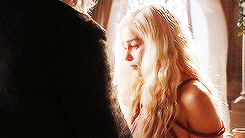 enjolyass:  Daenerys Targaryen per episode - 1.01 porn pictures