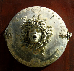 hadrian6: The Shield of Medusa.  1570s. Bernardo Buontalenti. Italian 1531-1608. bronze, Boboli Gardens. Florence. http://hadrian6.tumblr.com 