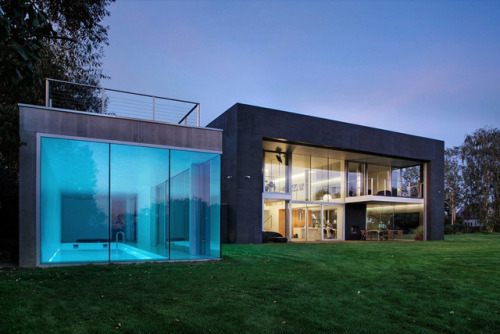 Stone House that turns into a concrete fortress