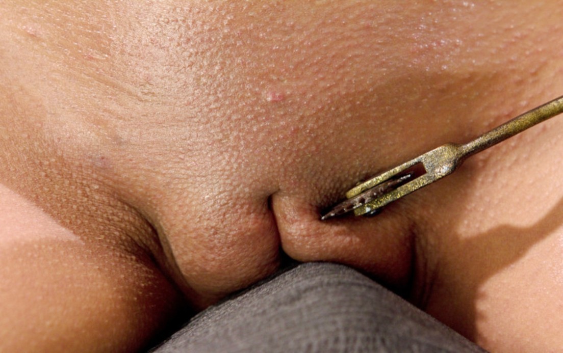 femalegenitalsandm:  Running a cutting wheel over her soft privates! DeviceBondage.com