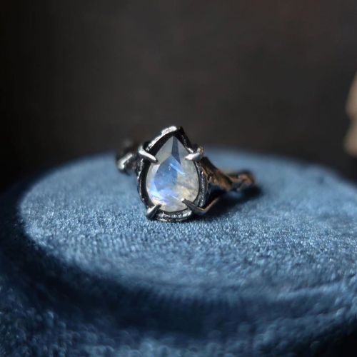 Cin ring with rainbow moonstone by @maryellengallagher. Also available in clear quartz crystal, amet