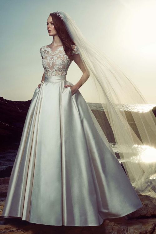wedding-dresses-paradise: 11-zuhair-murad-bridal-spring-17 Love this dress