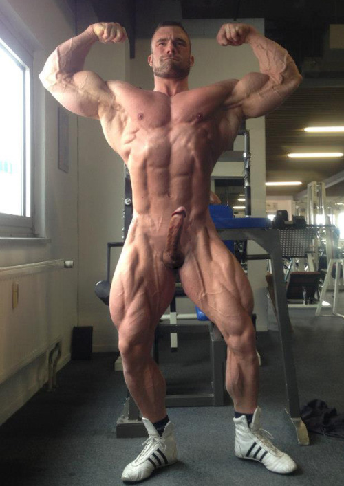 ultimate-men:  FOLLOW ULTIMATE MEN! http://ultimate-men.tumblr.com Twitter @TheUltimateMen