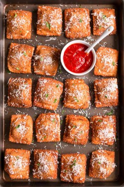 do-not-touch-my-food:    Toasted Ravioli   