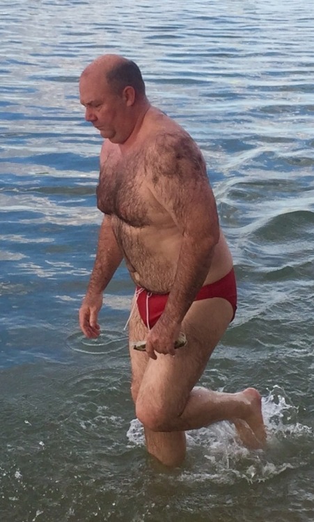 mozz1964: Admiral Stuart Mayer…hot in a uinfrom.. even hotter in speddos Gorgeous daddy bear