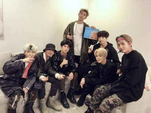 171128 BigHit’s Tweet[#오늘의방탄] 171128 #BTS in @TheEllenShow :-) 어디서든 넘나 까리뽕삼한 방탄인 것⬇️ #BTSxELLE