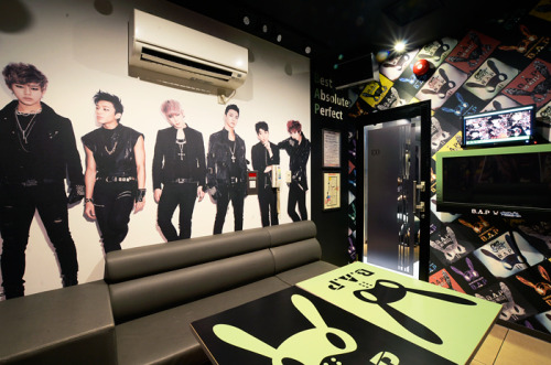 bwun-a4:  why haven’t I seen people talking about the special B.A.P-themed karaoke rooms at Karaoke no Tetsujin 