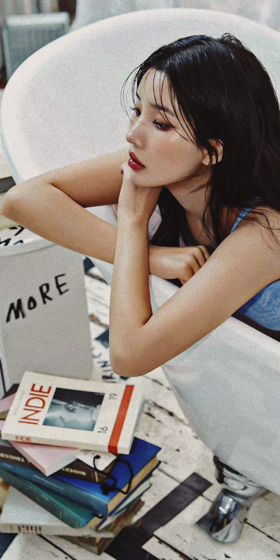 . . Soyeon Lockscreens