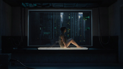 GHOST IN THE SHELL (2017) - Dark blue and bright redDIRECTOR: Rupert SandersCINEMATOGRAPHER: Jess Ha