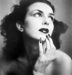 wehadfacesthen:Florette, 1943, photo by Jacques-Henri